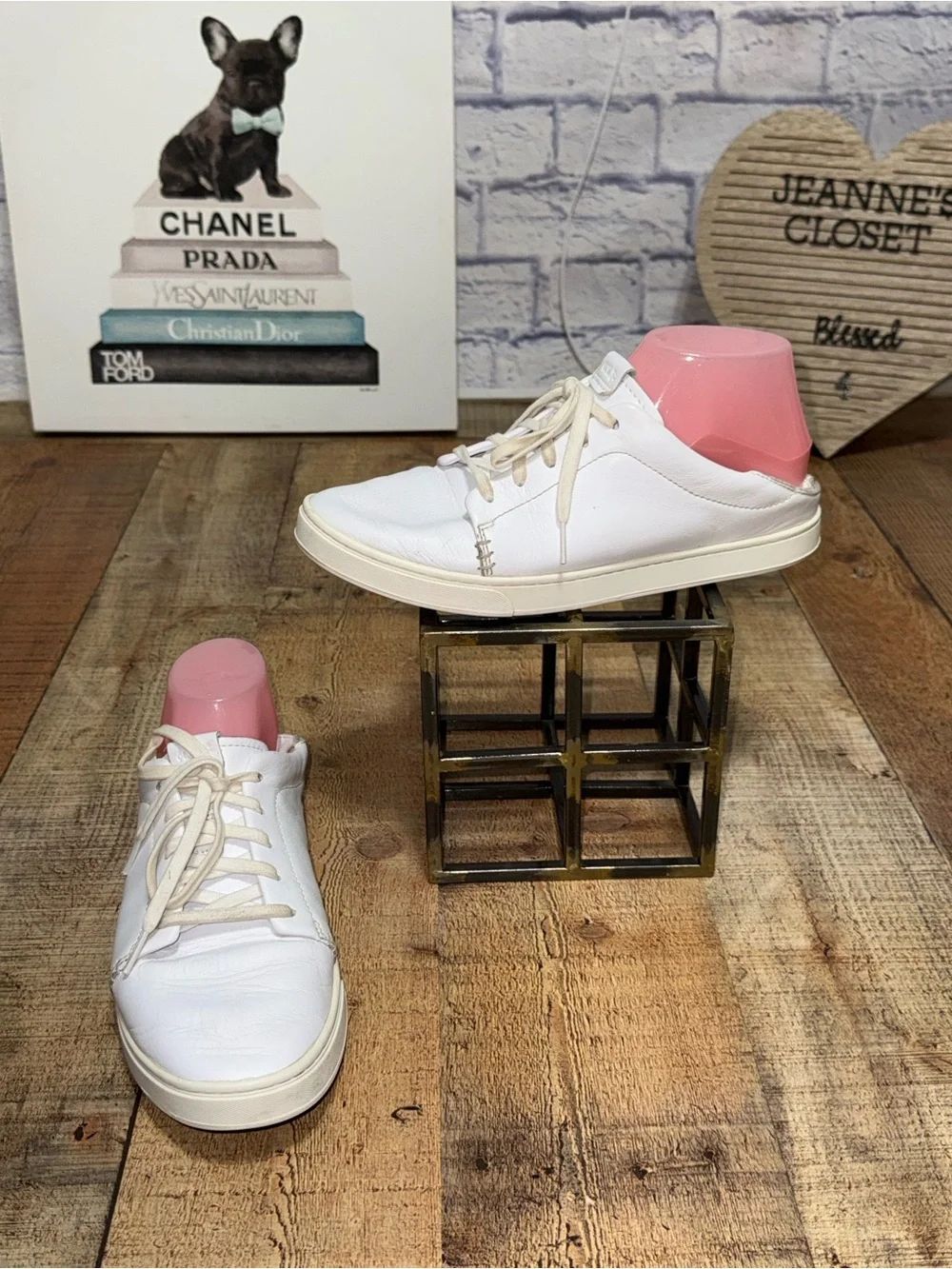 OluKai Pehuea Li’ili Bright White Leather Casual Sneakers Size 9 womens